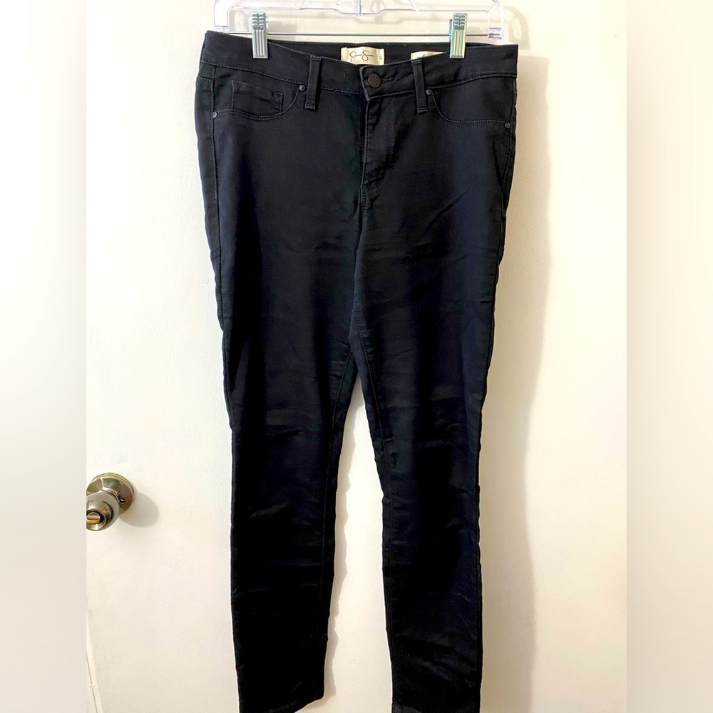 Jessica Simpson jeans kiss me skinny stretch Sz 30. Z-20